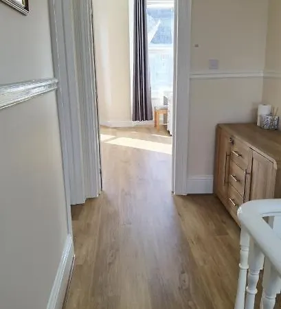 Comfy 2 Bedroom Apt In Central Location, Newly Refurbished Plymouth Exterior photo