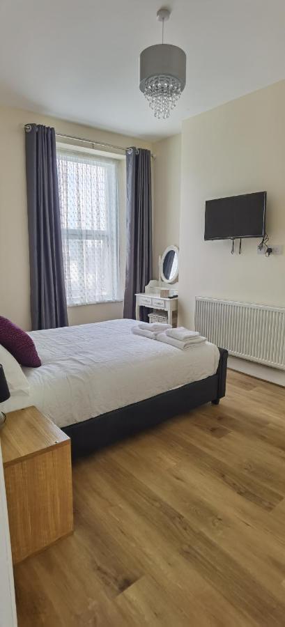 Comfy 2 Bedroom In Location, Newly Refurbished Plymouth